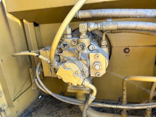 Caterpillar 307 - Image 5